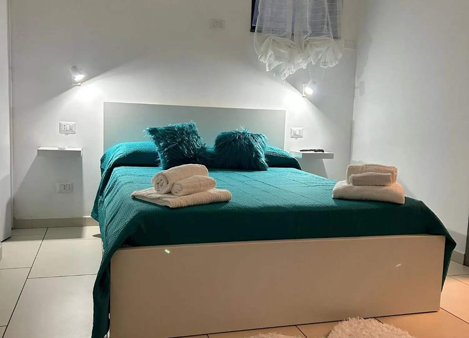 J&S Sicily Apartments Catania 0*,  Italy